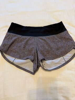 Lululemon Women’s Active Running Shorts - Heather Gray with Black Waistband